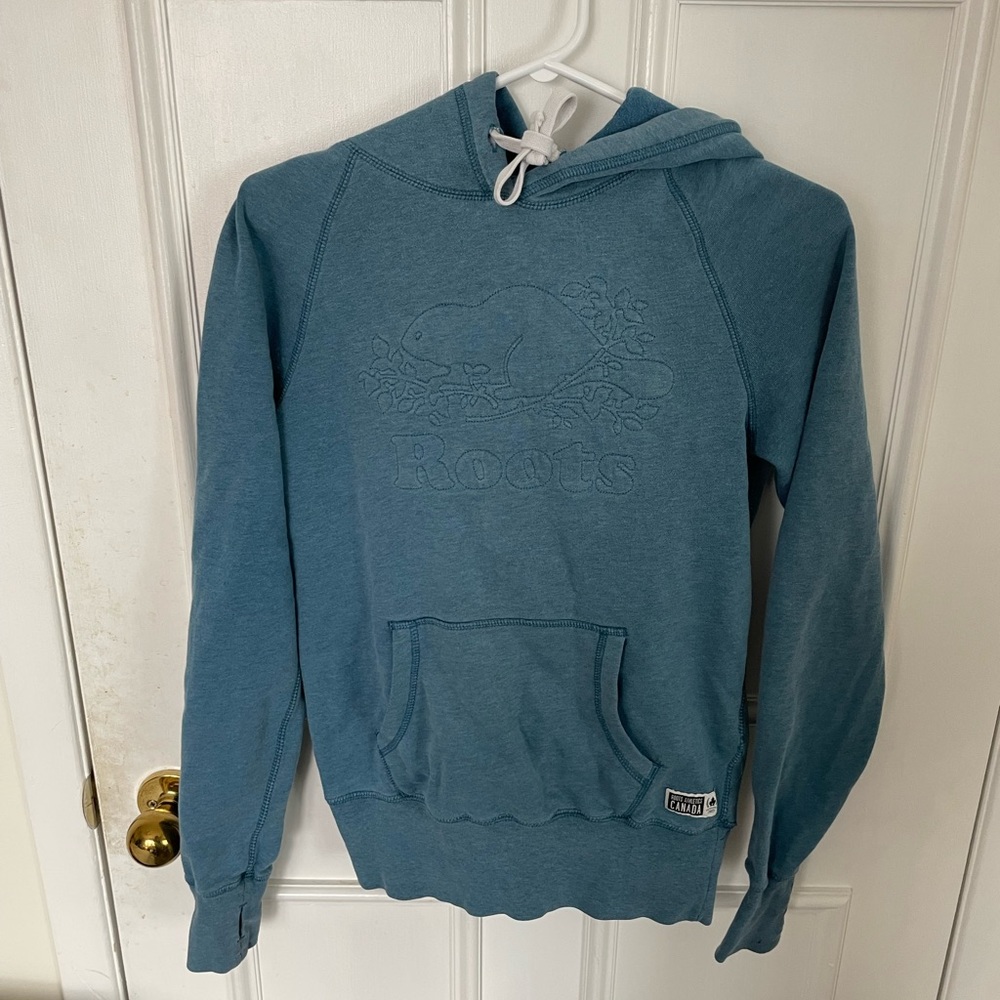 Nice stitched Beaver logo by Roots - Picture 1 of 6